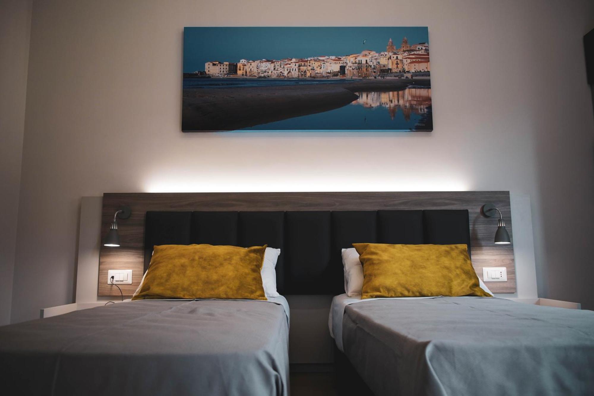 Yeasy Smart Rooms Cefalu Bilik gambar