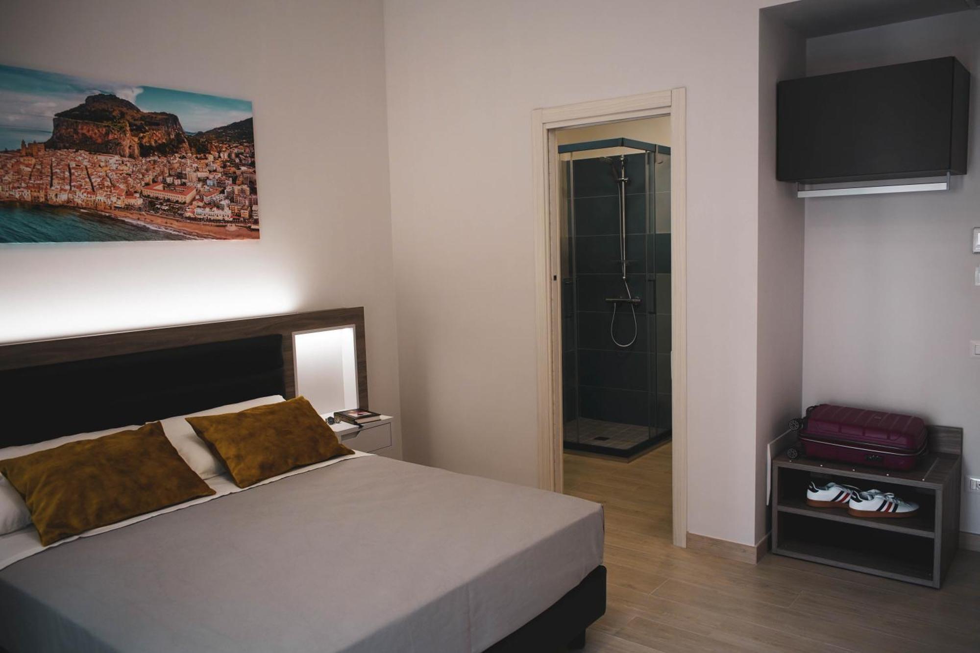 Yeasy Smart Rooms Cefalu Bilik gambar