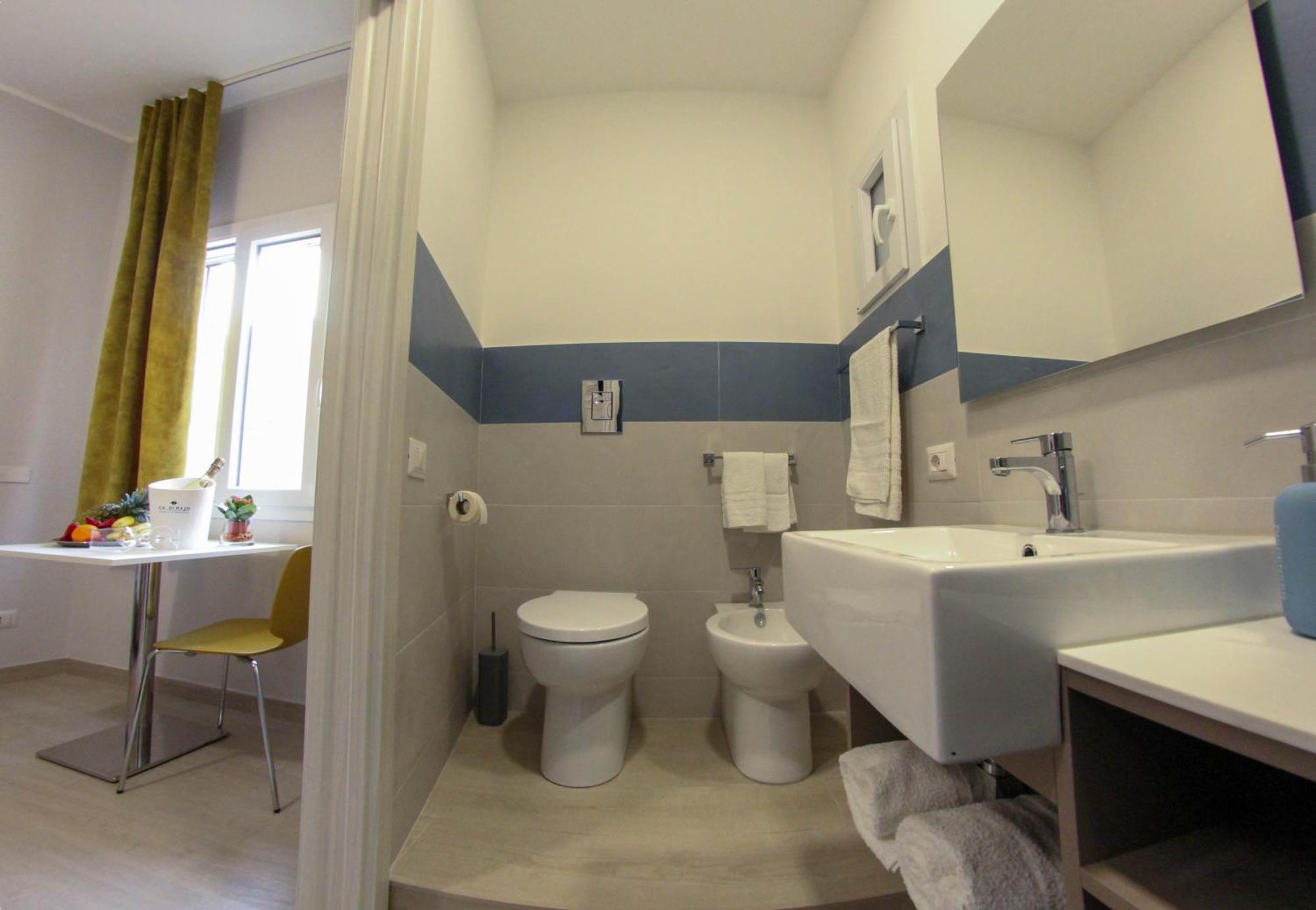 Yeasy Smart Rooms Cefalu Bilik gambar