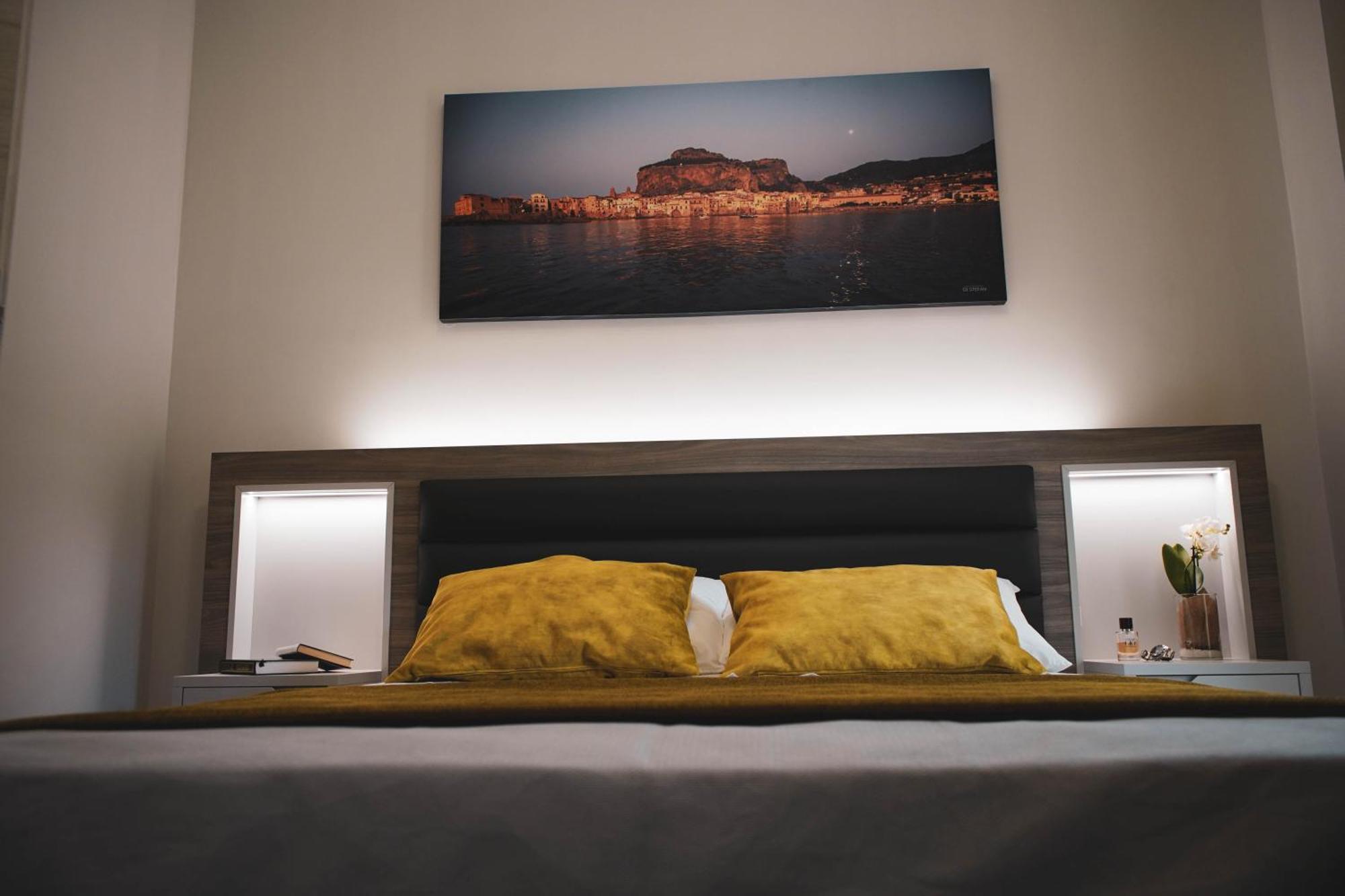 Yeasy Smart Rooms Cefalu Bilik gambar
