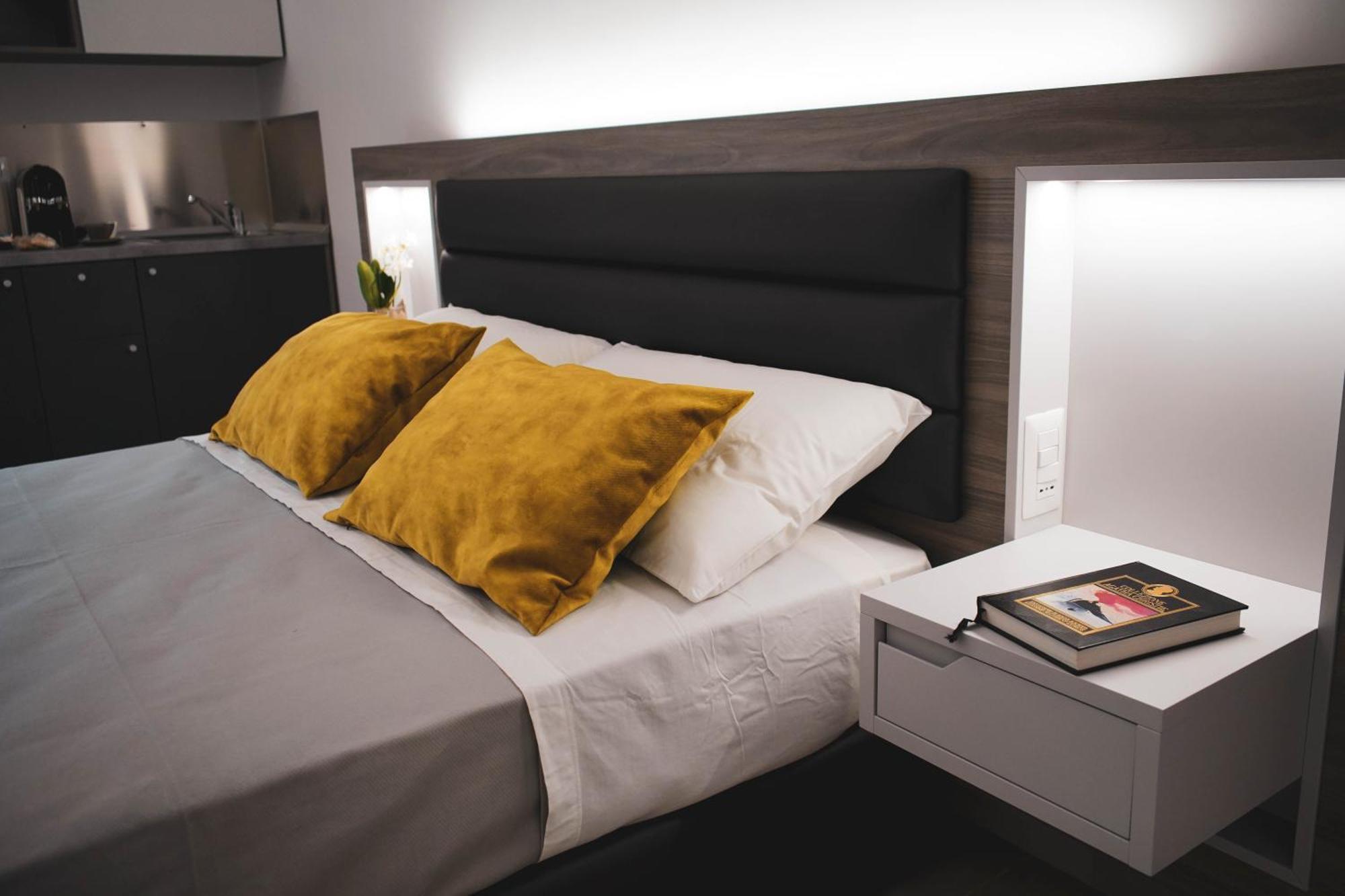 Yeasy Smart Rooms Cefalu Bilik gambar