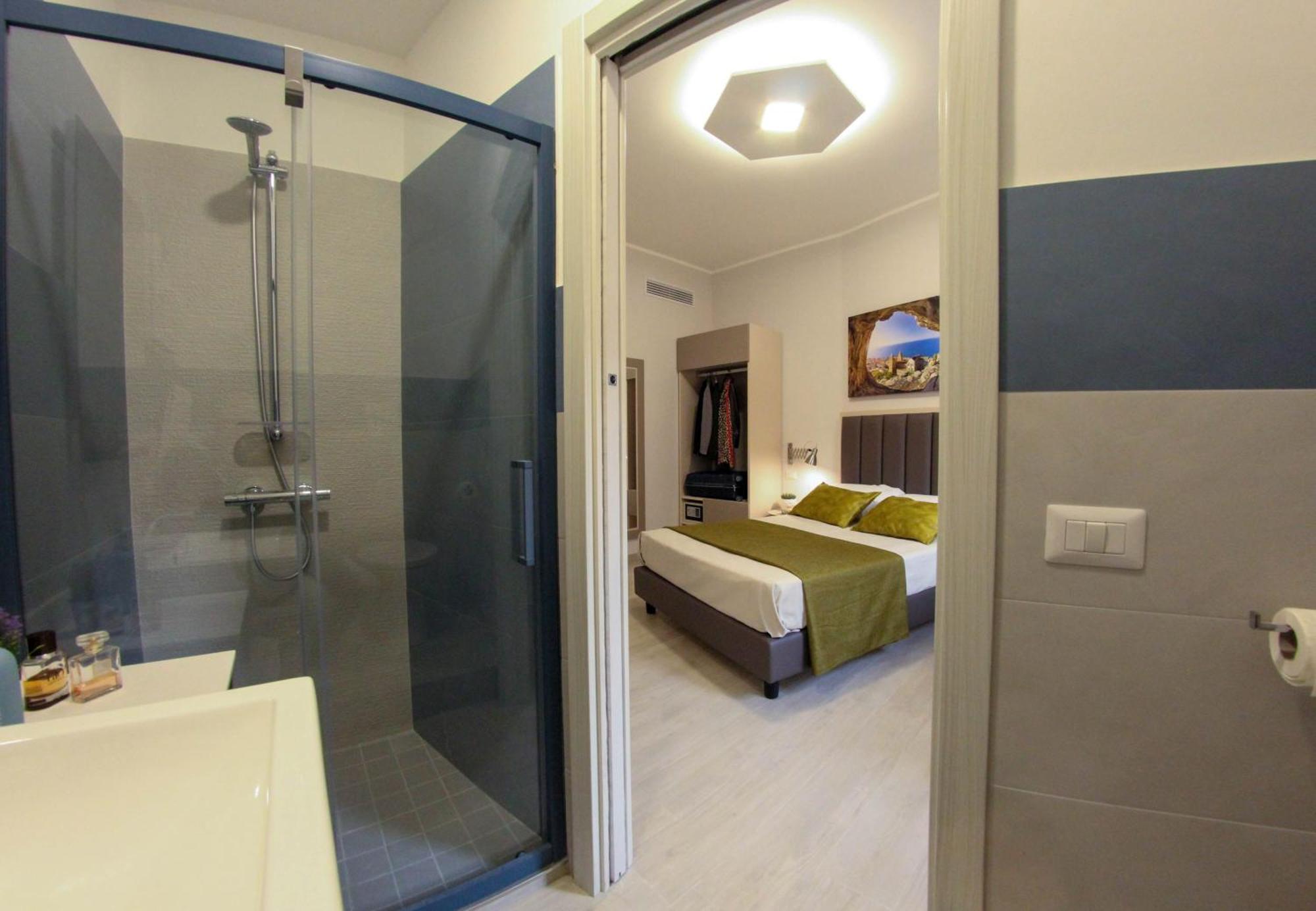 Yeasy Smart Rooms Cefalu Bilik gambar